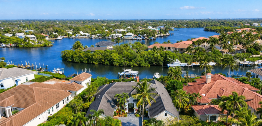 18989 SE Windward Island Lane