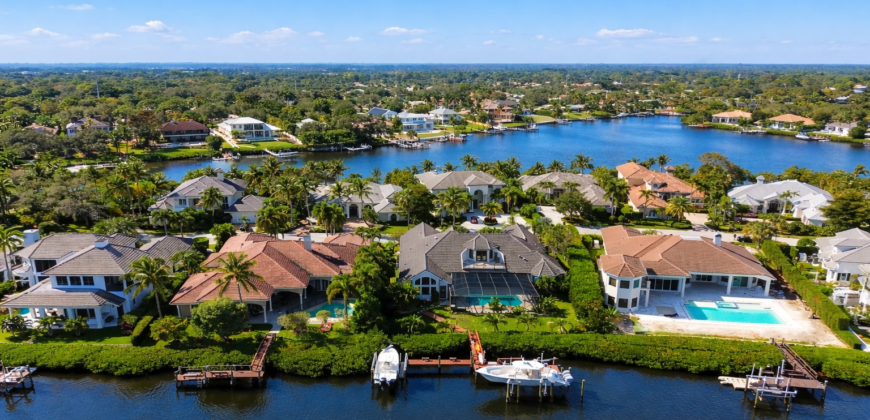 18989 SE Windward Island Lane